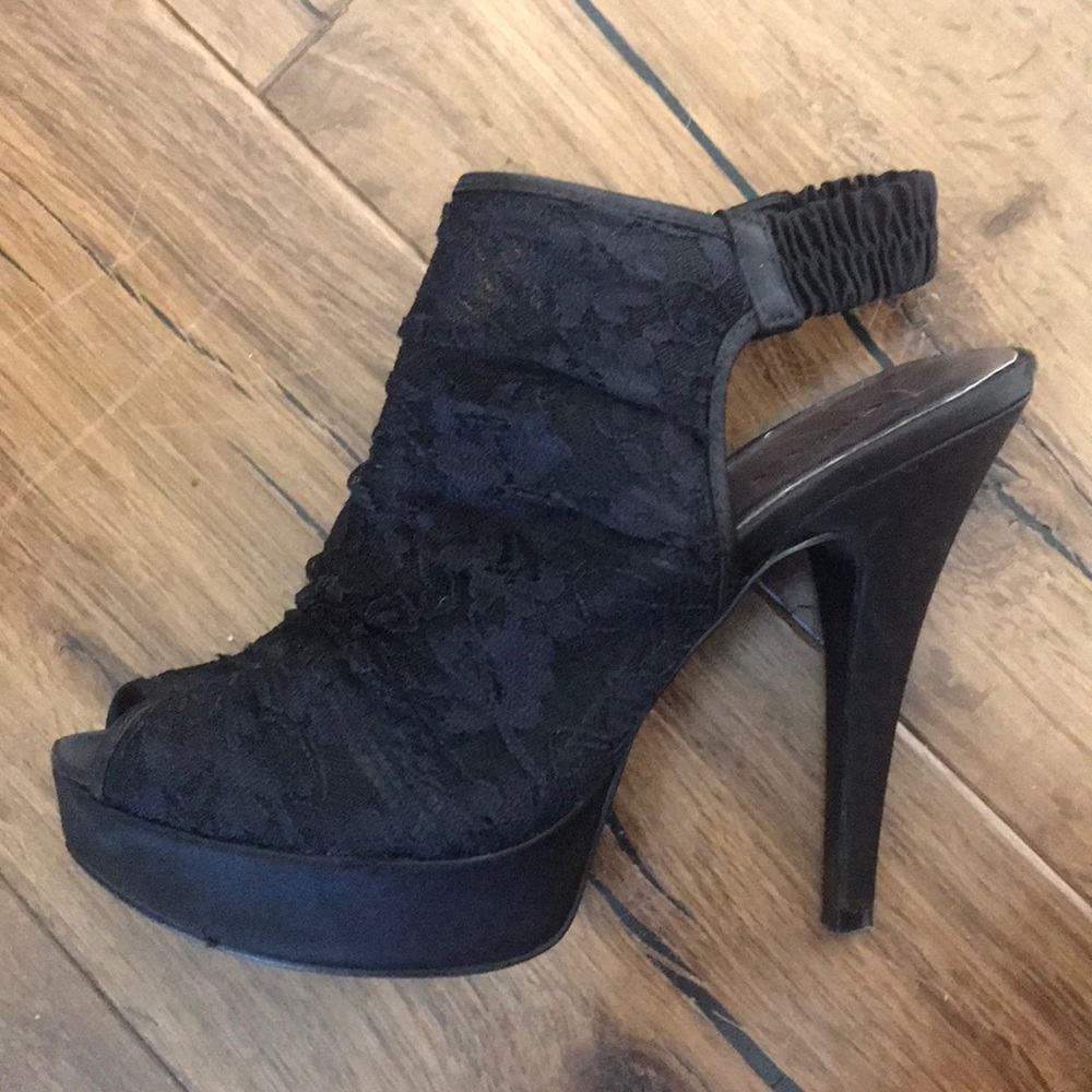 Chinese laundry black lace open toe booties US 8